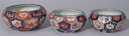 Appraisal: Six Japanese imari bowls th century Comprised of three 'turtle-back'