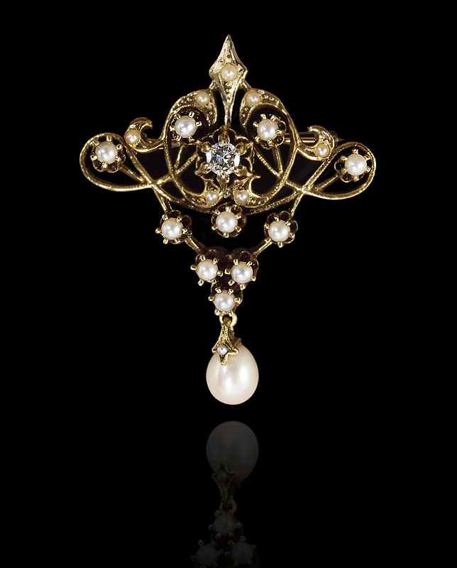 Appraisal: DIAMOND AND PEARL PENDANT BROOCH WITH PEARL DROP K yellow