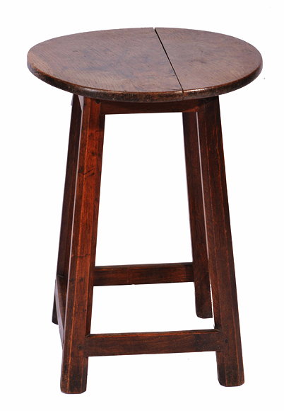 Appraisal: A TH CENTURY CIRCULAR OAK OCCASIONAL TABLE of pegged construction