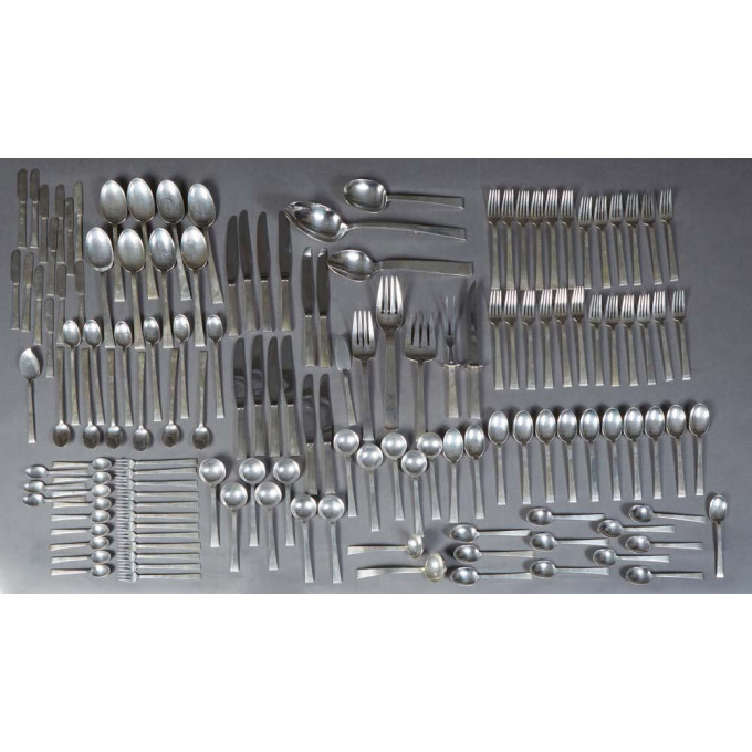 Appraisal: One Hundred Forty-One Piece Set of Sterling Flatware by International