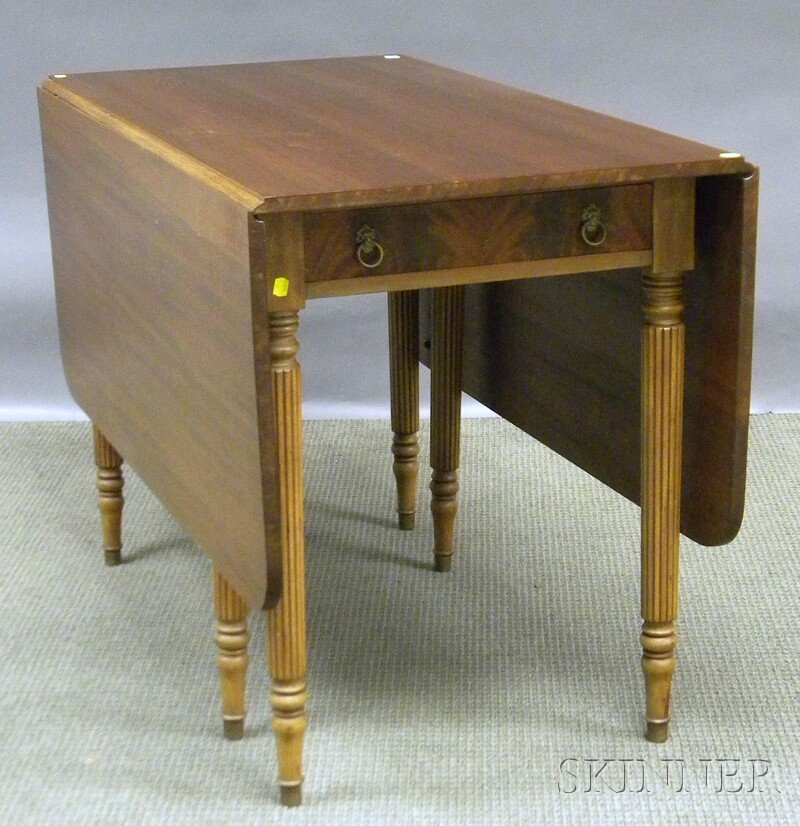 Appraisal: Paine Furniture Federal-style Mahogany Drop-leaf Dining Table with reeded legs