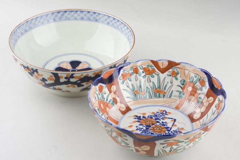 Appraisal: Two Japanese Imari Porcelain Bowls th c the first with