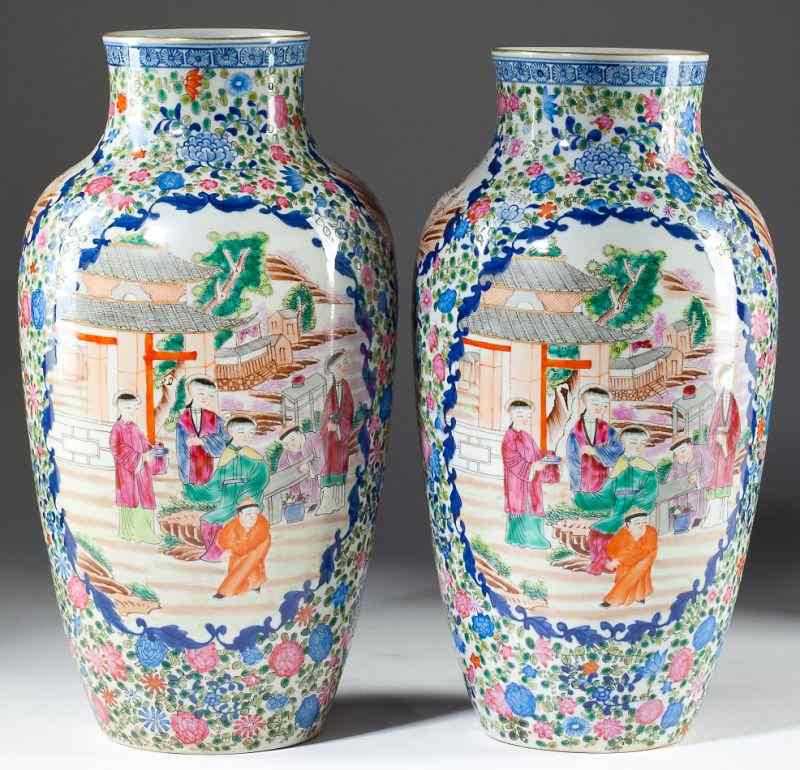 Appraisal: Pair of Chinese Export Porcelain Vasesearly th century baluster form