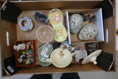 Appraisal: A mixed collection of items to include small Wade Whimsies