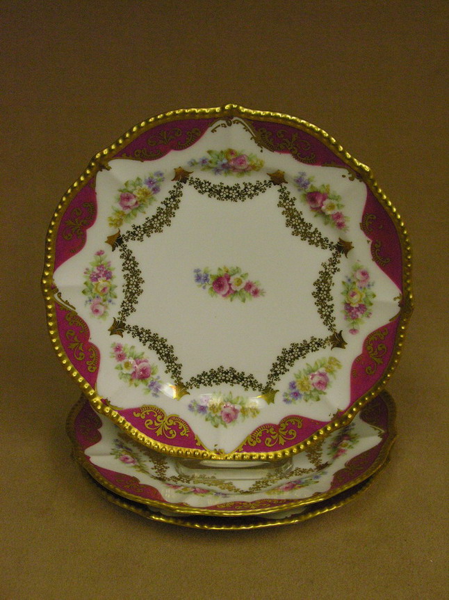 Appraisal: ELITE LIMOGES FRANCE PLATES Estate items Size