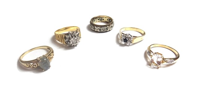 Appraisal: An ct gold and diamond set cluster ring in a