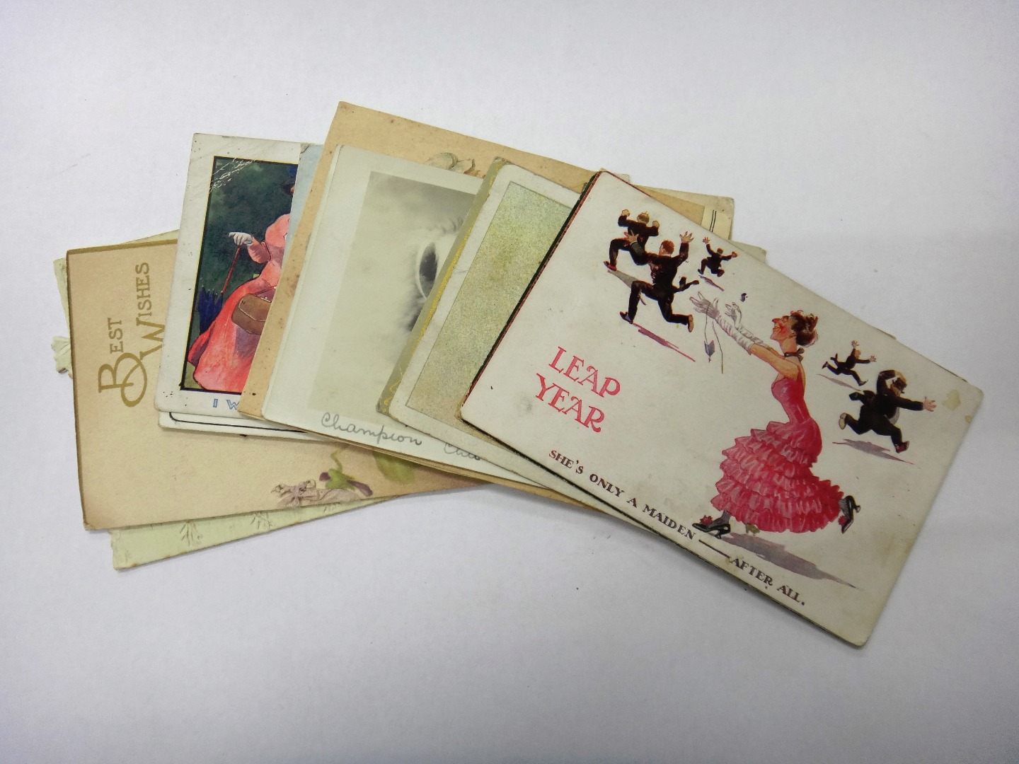 Appraisal: POSTCARDS - Sentimental Humour includes a few greetings cards approx