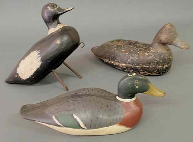 Appraisal: Three carved duck decoys probably Easter Shore largest l