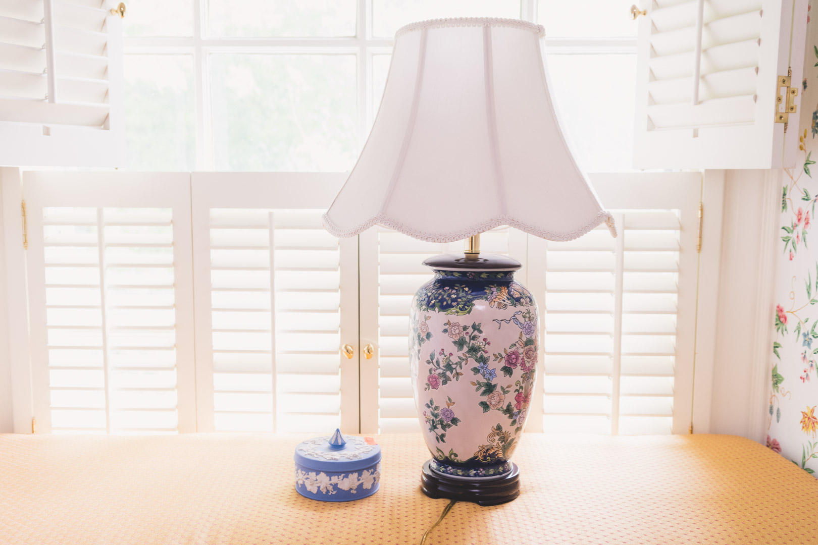 Appraisal: Pair of oriental style vase lamps a Wedgwood box together