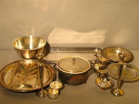 Appraisal: SILVER AND PLATE BOWLS TRAYS AND SERVE WARE Including a