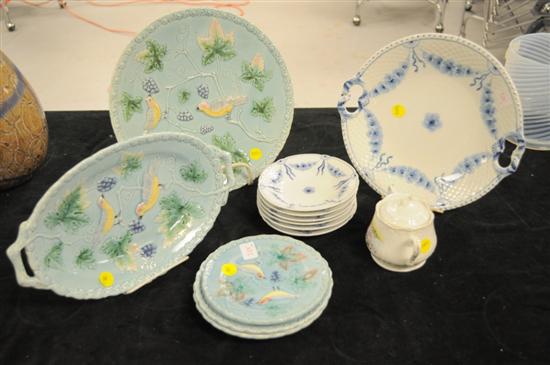 Appraisal: Porcelain including seven piece Blue's White berry set by Bing