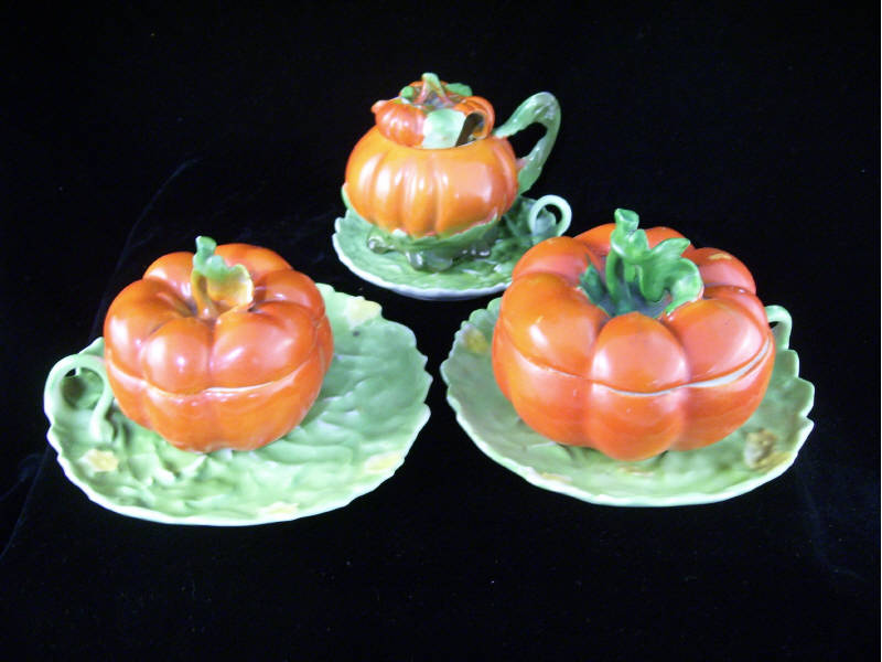 Appraisal: Royal Bayreuth Lot Includes Covered tomato measures diameter and handled