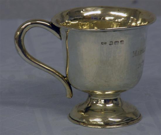 Appraisal: George V silver Christening mug Birmingham high ozs