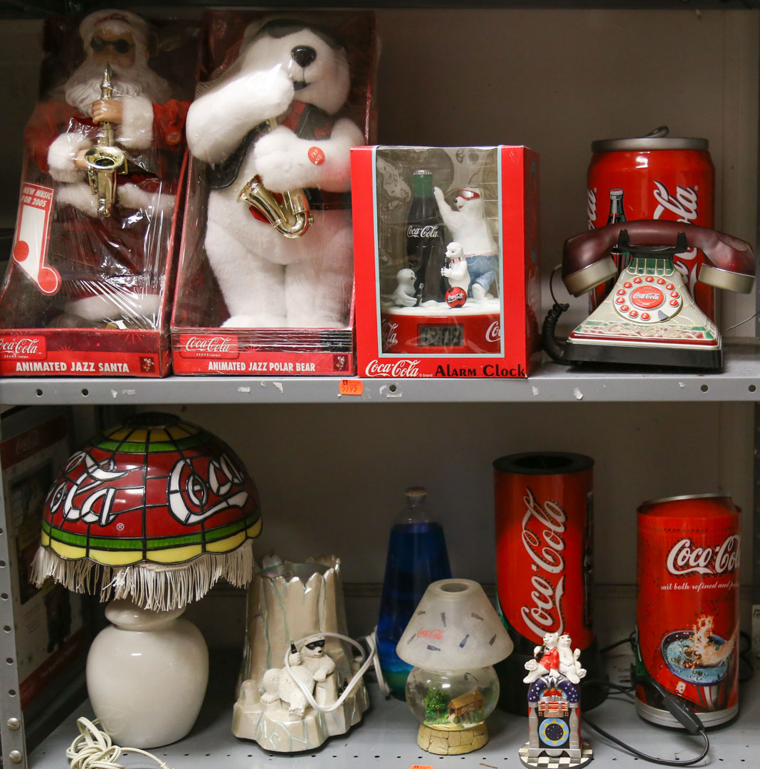 Appraisal: Two shelves of Coca-Cola collectibles Undernumber