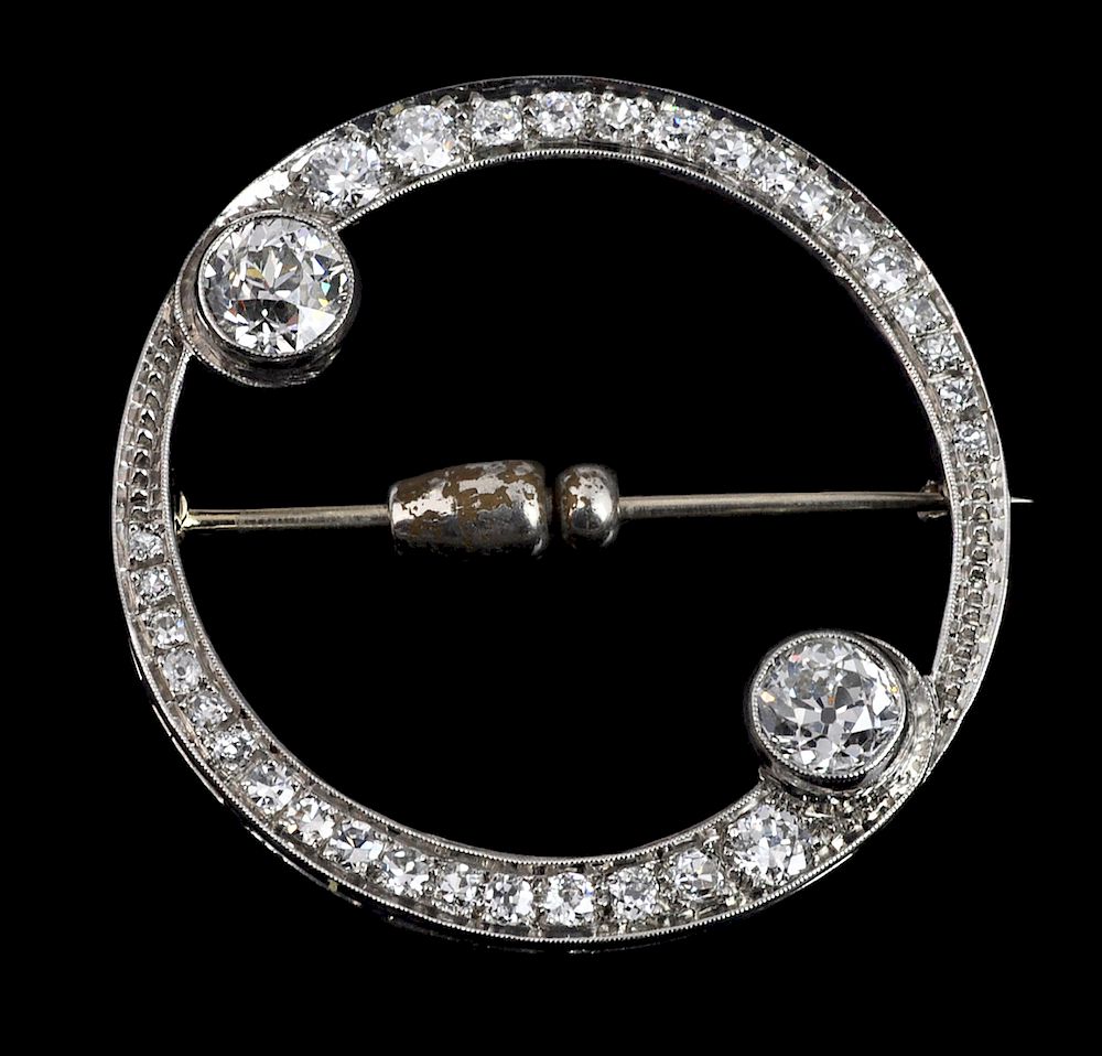 Appraisal: kt White Gold Diamond Circle Pin kt white gold and