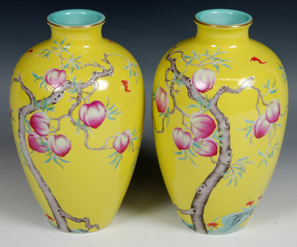 Appraisal: - Pair of Chinese th C Famille Rose Vases Pair