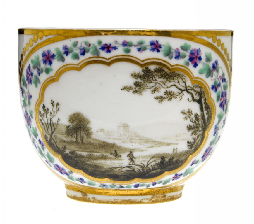 Appraisal: A DERBY SUGAR BOX similar to the two preceding lots