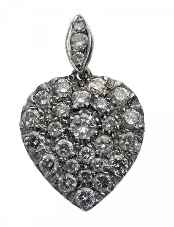 Appraisal: A DIAMOND HEART-SHAPED PENDANT pav set