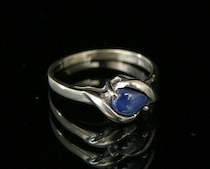 Appraisal: A Delicate Star Sapphire Ladies' Ring A delicate ladies' ring