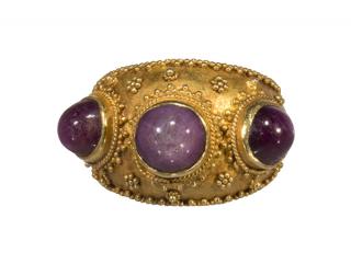 Appraisal: Star ruby and k yellow gold ring Star ruby and