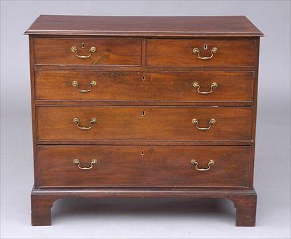 Appraisal: GEORGE III MAHOGANY CHEST OF DRAWERS The molded top above