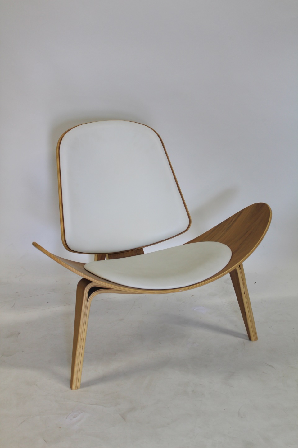 Appraisal: HERMAN MILLER STYLE AIRPLANE CHAIR Aparantly unsigned From an eastside