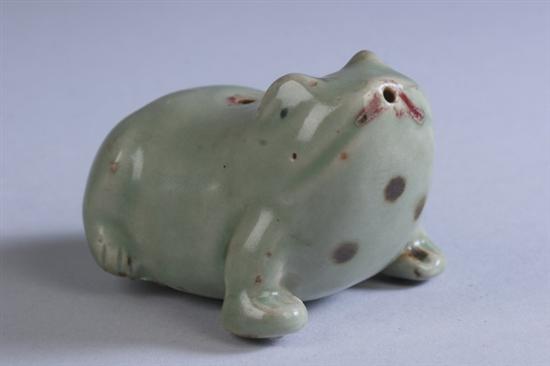 Appraisal: KOREAN CELADON FROG-FORM WATER DROPPER Copper red decoration - in