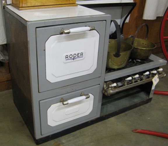 Appraisal: A VINTAGE GAS COOK STOVE George D Roper Corp Rockford