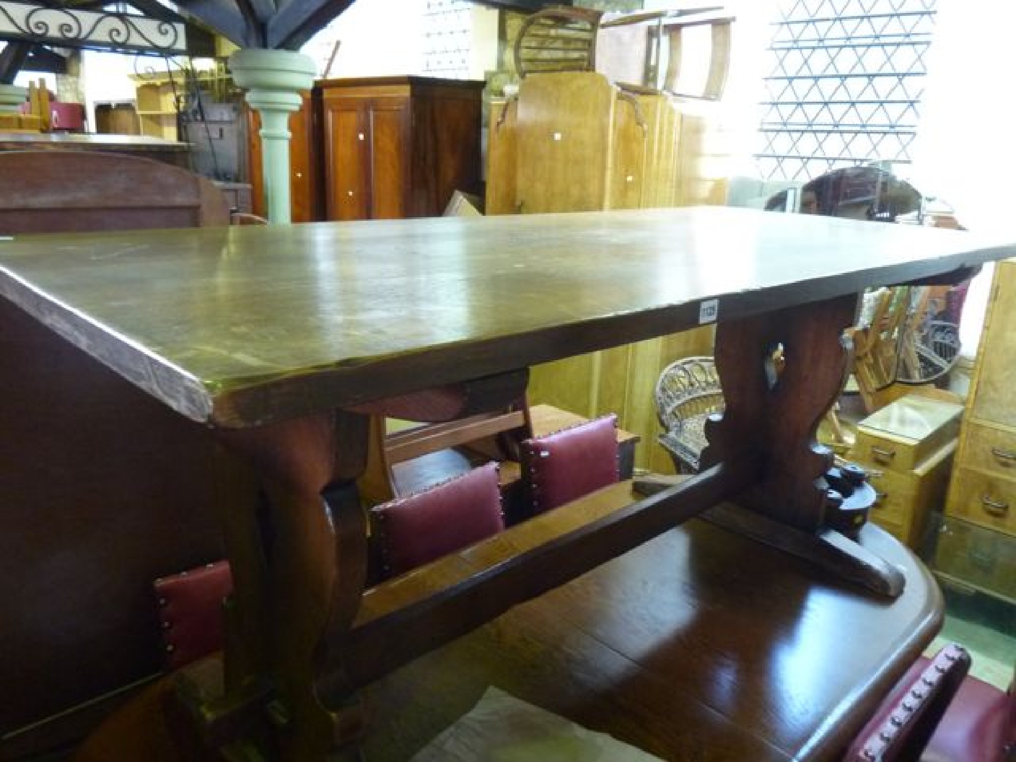 Appraisal: A good quality reproduction oak refectory table the rectangular top