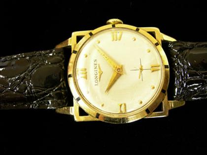 Appraisal: Gentleman's karat yellow gold Longines wristwatch s Circular case offwhite