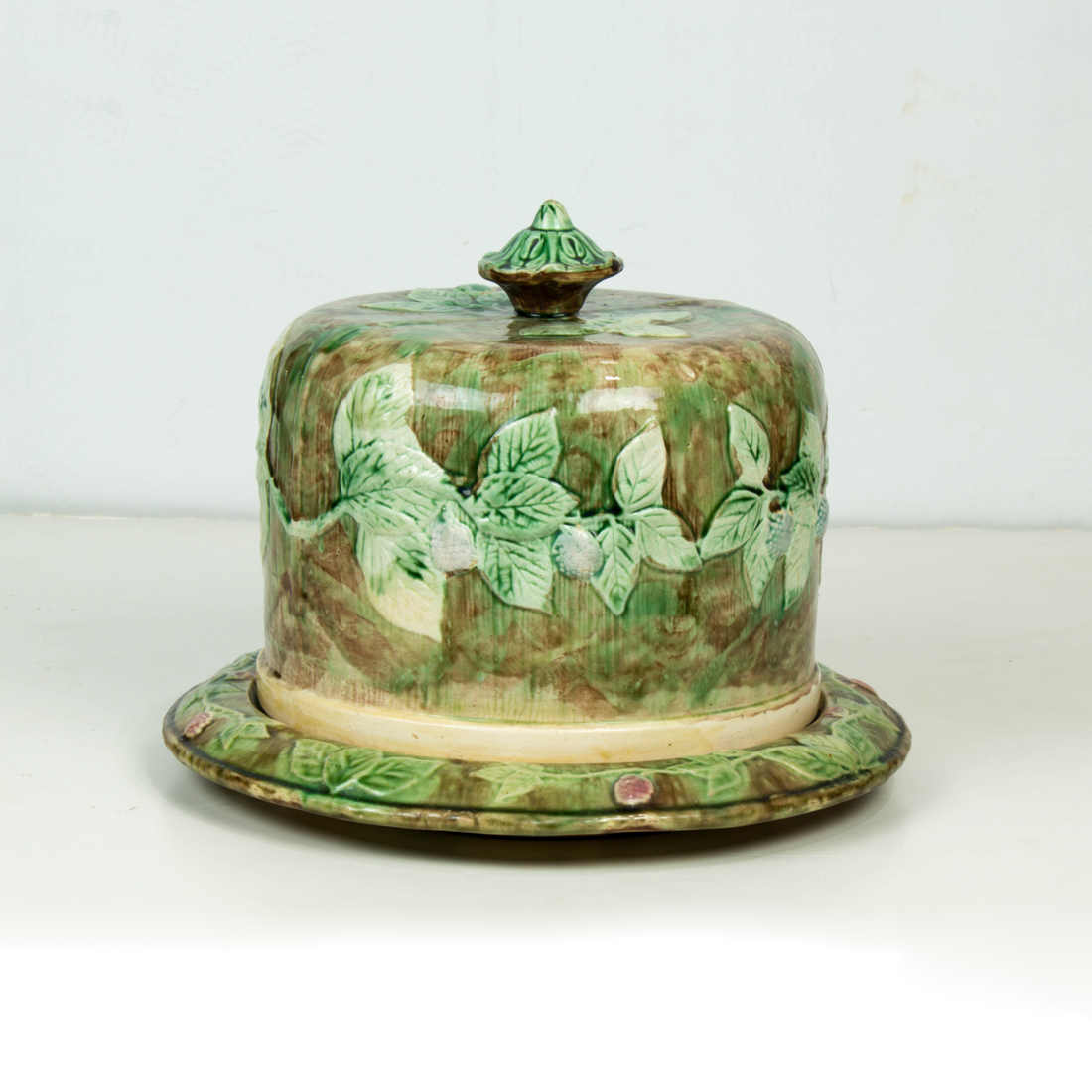 Appraisal: MAJOLICA COVERED CHEESE DISH Majolica covered cheese dish d of