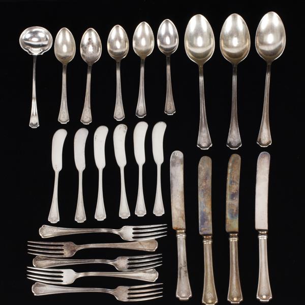 Appraisal: Reed Barton Clovelly sterling silver flatware service pc including six