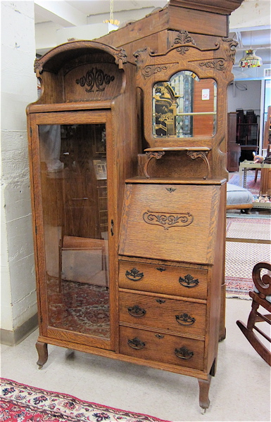 Appraisal: LATE VICTORIAN OAK SECRETARY BOOKCASE American c the left half