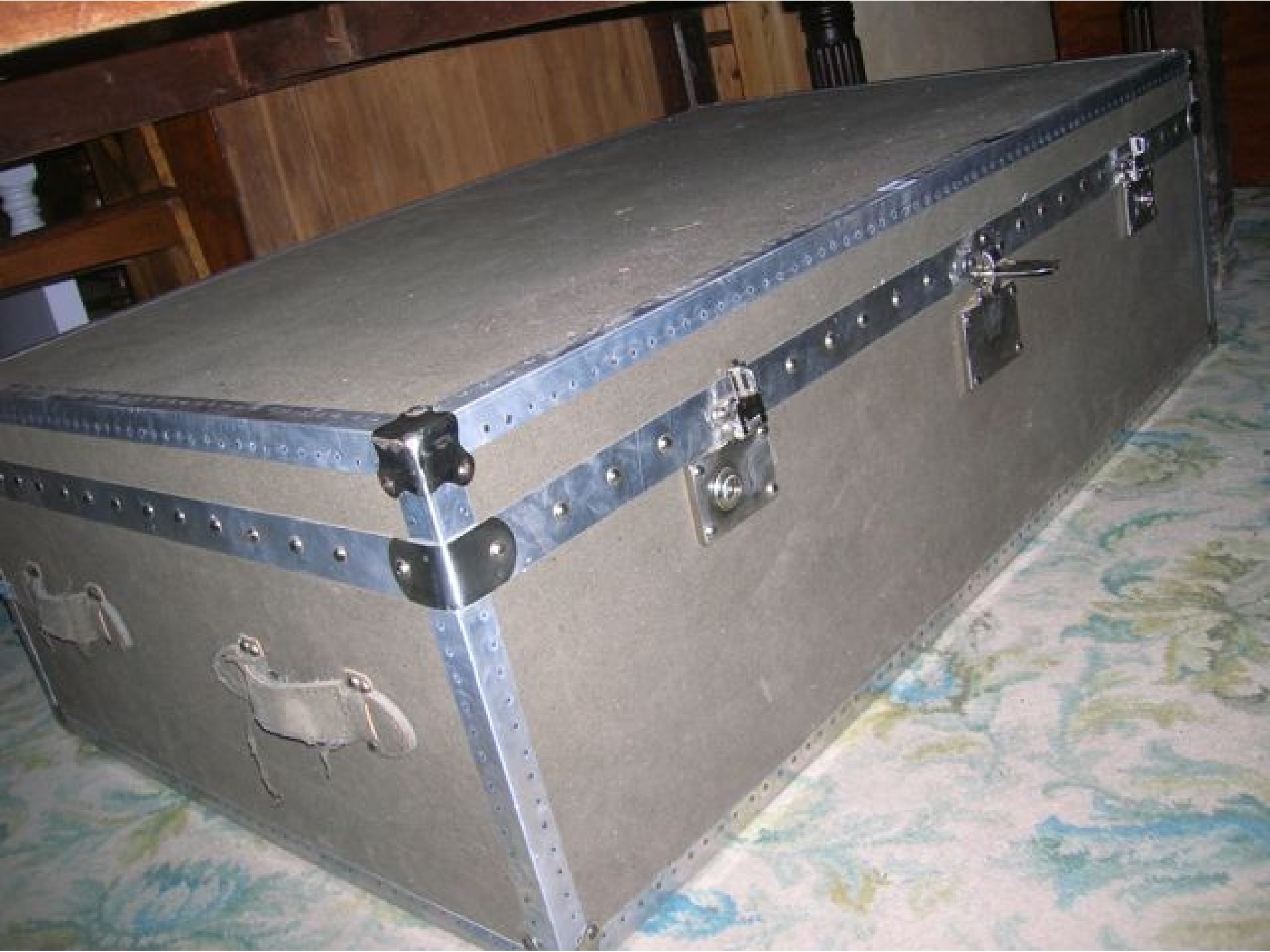 Appraisal: A good quality contemporary vintage style cabin trunk material clad