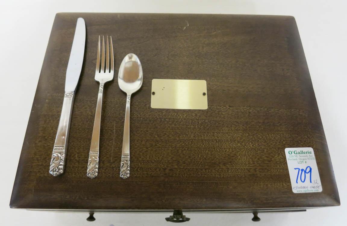 Appraisal: HEIRLOOM STERLING SILVER FLATWARE SET plus storage chest thirty-two pieces