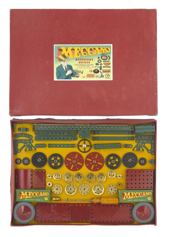 Appraisal: MECCANO ACCESSORY OUTFIT A red and green boxed