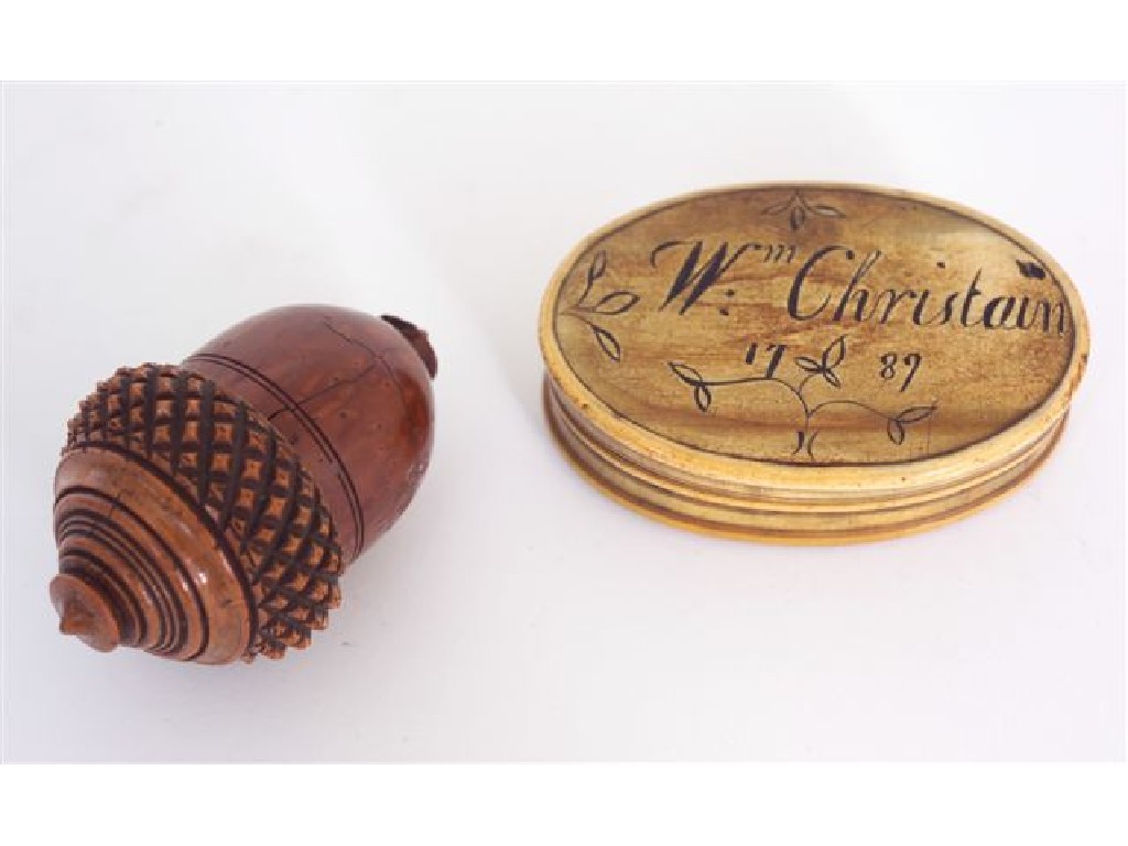 Appraisal: th CENTURY HORN SNUFF BOX of oval form the cover