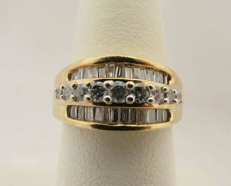 Appraisal: Lady's K YG ct TW Diamond Fashion Ring with graduated