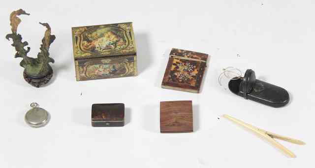 Appraisal: A rectangular tortoiseshell box the hinged lid detached cm wide