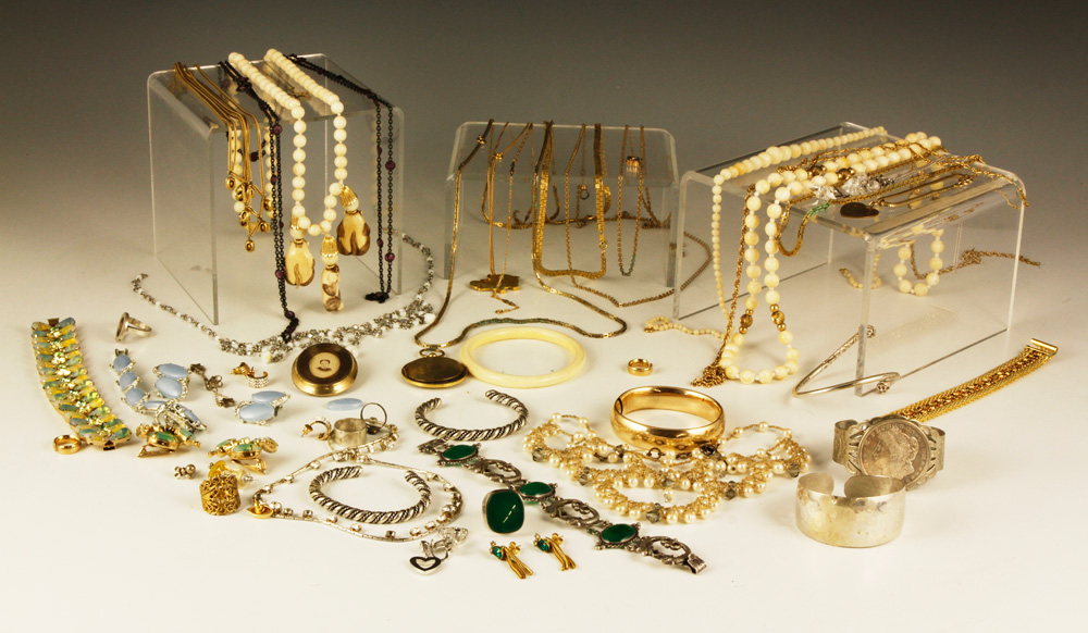 Appraisal: - Lot of Victorian Jewelry Lot of miscellaneous Victorian jewelry