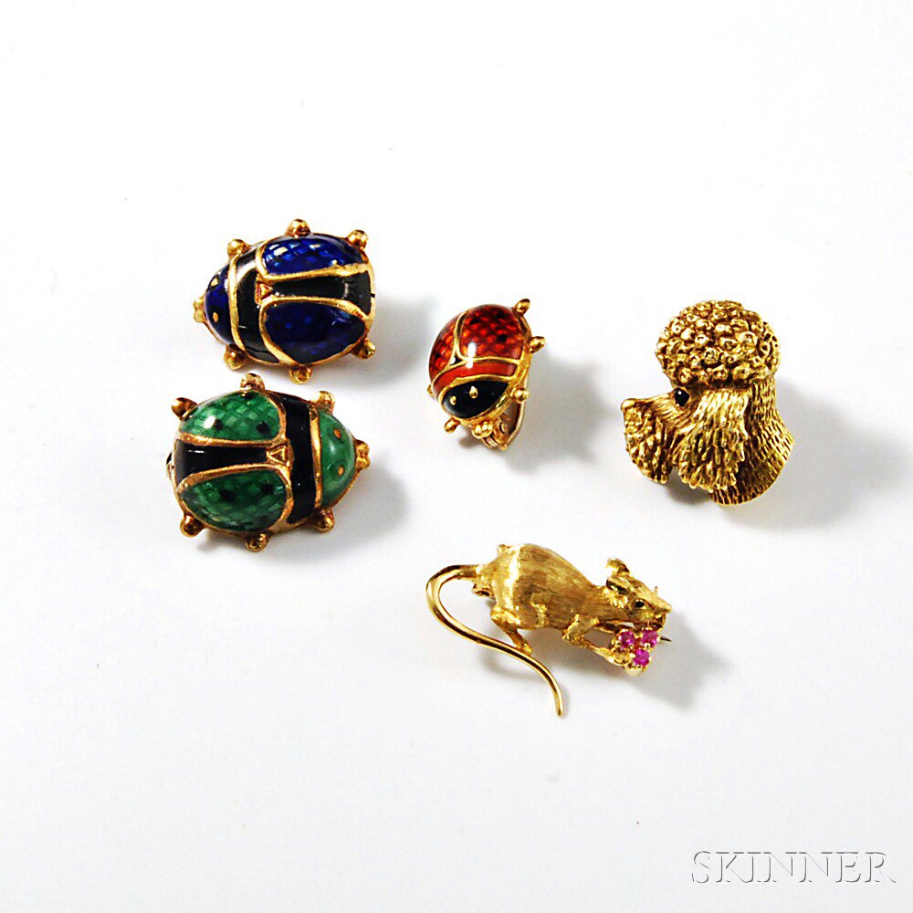 Appraisal: Five kt Gold Brooches and Pins three Italian enameled beetle