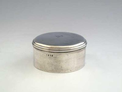 Appraisal: A George III plain circular toilet box and cover with