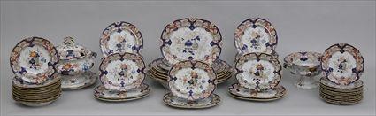 Appraisal: ENGLISH IRONSTONE EXTENSIVE DINNER SERVICE IN A JAPAN PATTERN Comprising