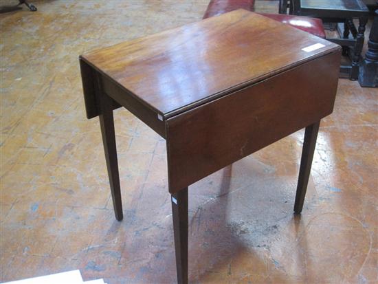 Appraisal: PEMBROKE TABLE Late th early th C of mahogany construction