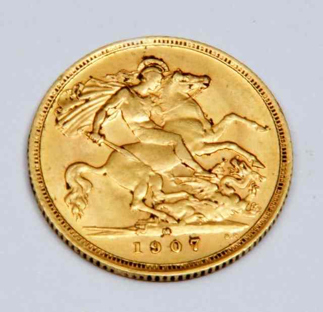 Appraisal: AN EDWARDIAN HALF SOVEREIGN dated