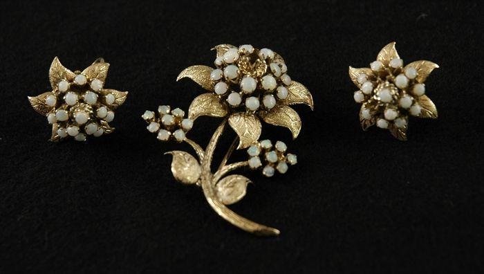 Appraisal: Flower-Form Brooch with Opals and Matching Pair of Screw-Back Earrings