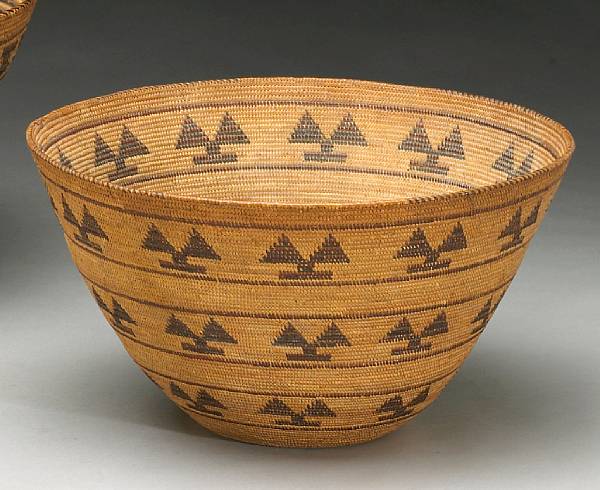 Appraisal: A Yokut polychrome basket With three repeated bands aligning a