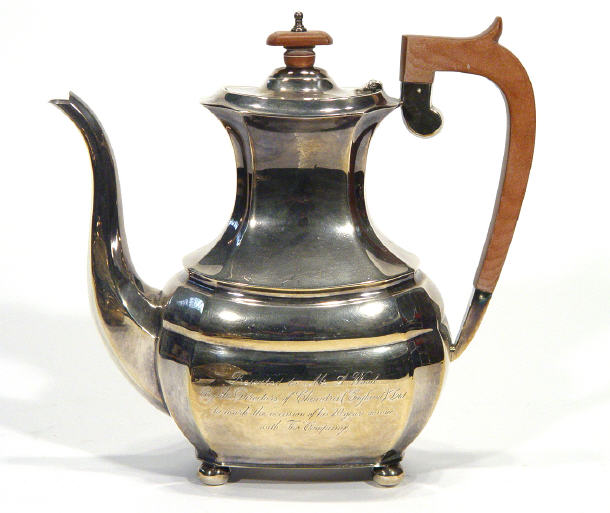 Appraisal: Silver coffee pot with wooden knop and handle Sheffield cm