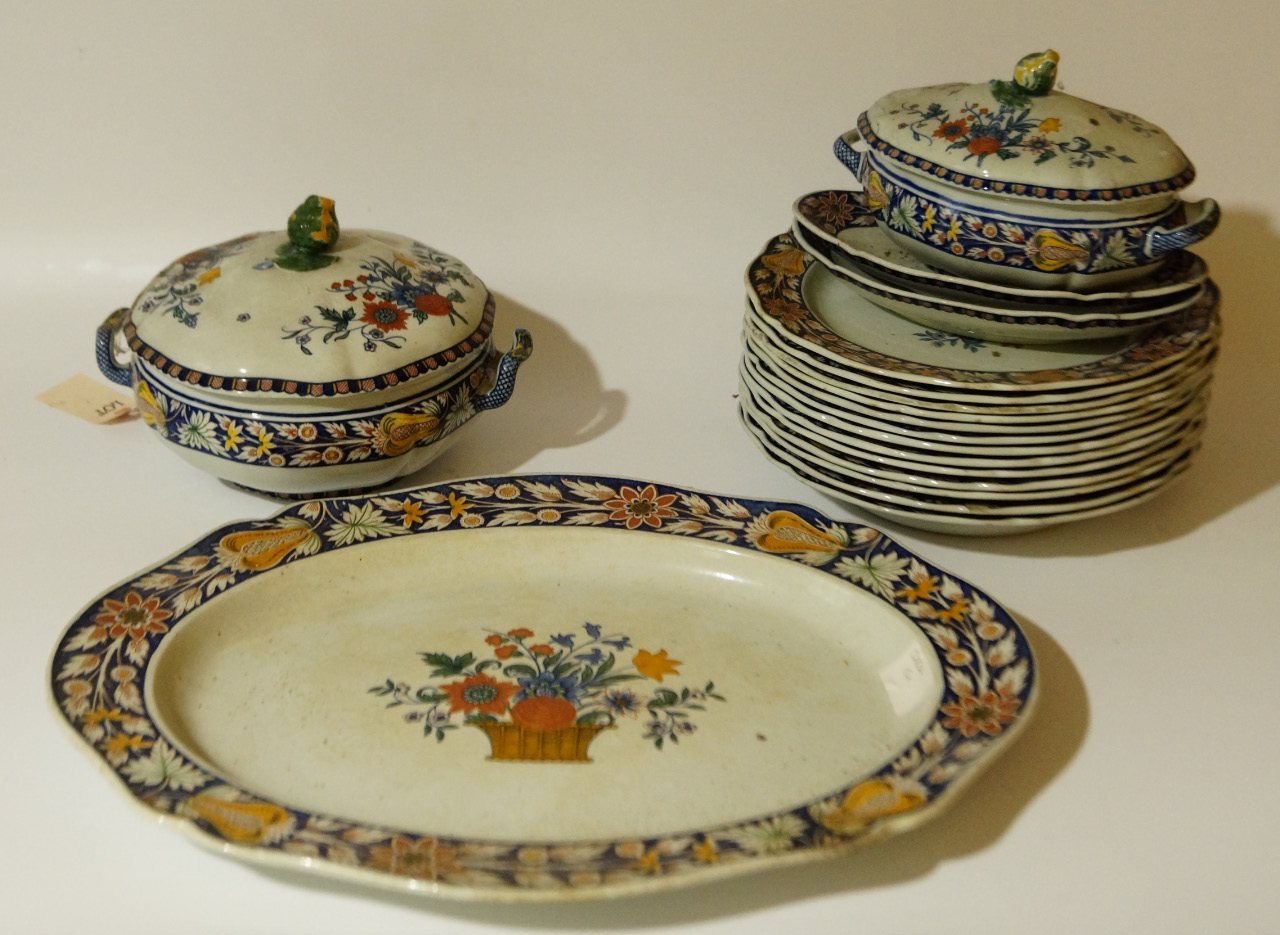 Appraisal: A Wedgwood Poterat pattern part dinner service to include serving