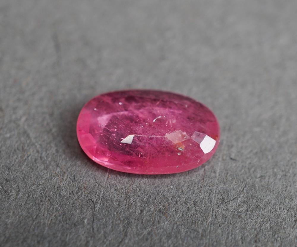 Appraisal: UNMOUNTED -CARAT OVAL RUBYUnmounted -Carat Oval Ruby